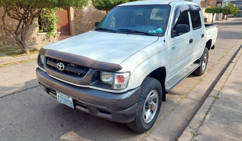 TOYOTA HILUX 2003 lleno